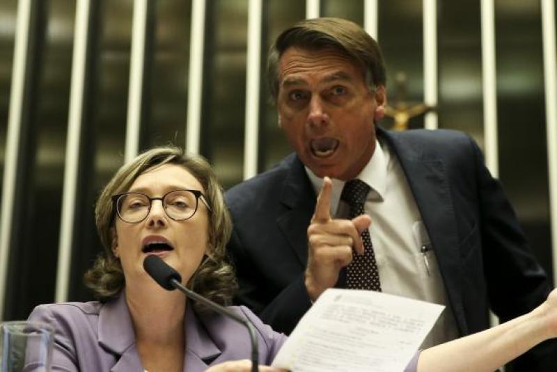Bolsonaro ataca mulheres