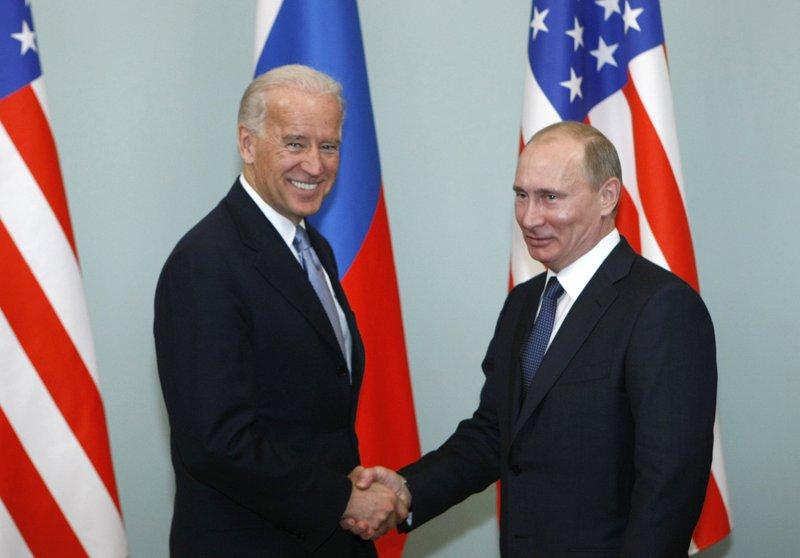 Putin vs  Biden 