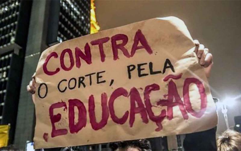  Cortes na Educação: mais ataques do governo...