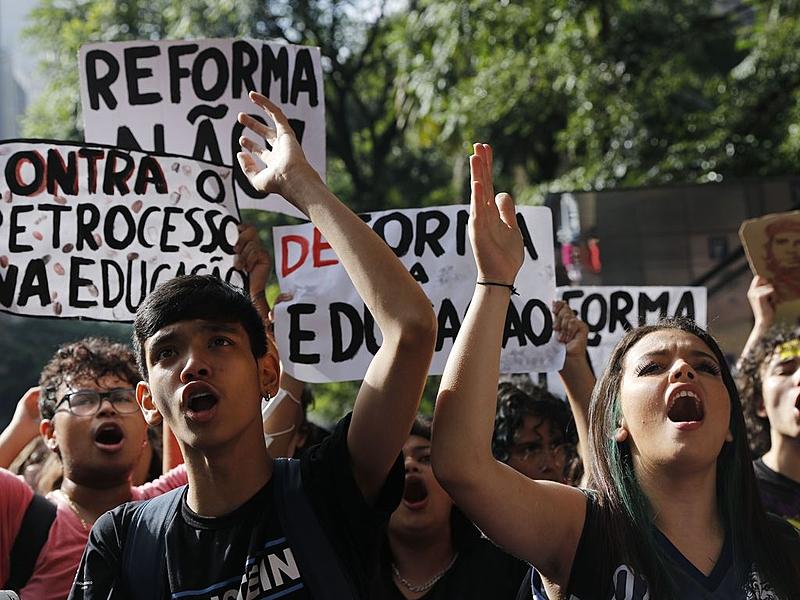 REVOGA JÁ! Movimento contra a Reforma do Ensino...